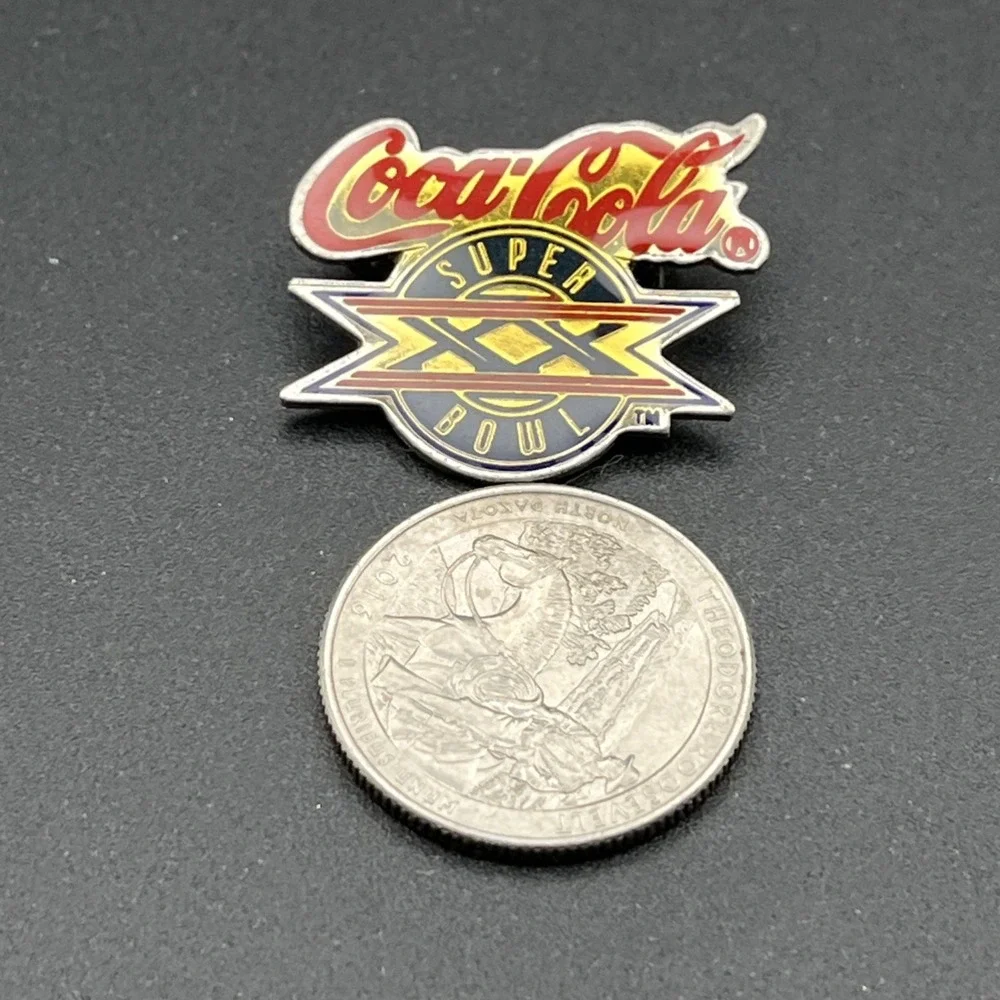 Coca-Cola‎ Coke Super Bowl XX NFL Football Lapel Hat Pin